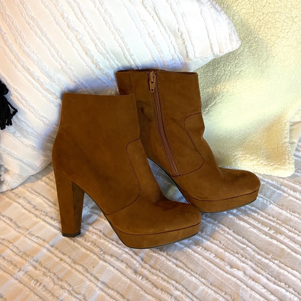 NWOB Mossimo High Heel Faux Suede Ankle Boot